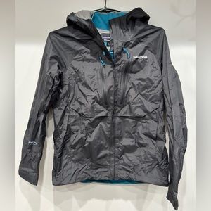 Patagonia women’s minimalist jacket. Size small.